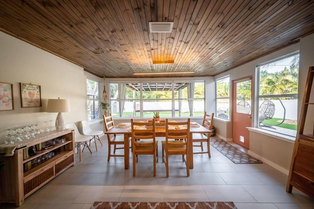 קוקו ביץ' Steps To Beach! Putting Green, Game Room! מראה חיצוני תמונה